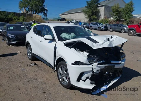 2024 Dodge Hornet R/T Eawd from USA, damaged, VIN ZACPDFCW1R3A31455